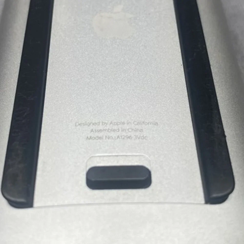 Apple‎ Magic Mouse A1296 3Vdc Wireless Bluetooth White Laser Mouse